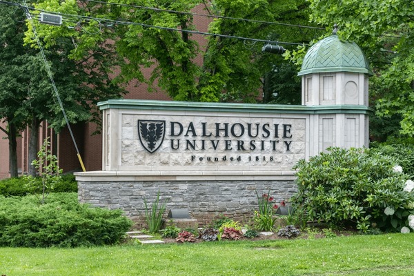DALHOUSIE UNIVERSITY SCHOLARSHIP CANADA 2026